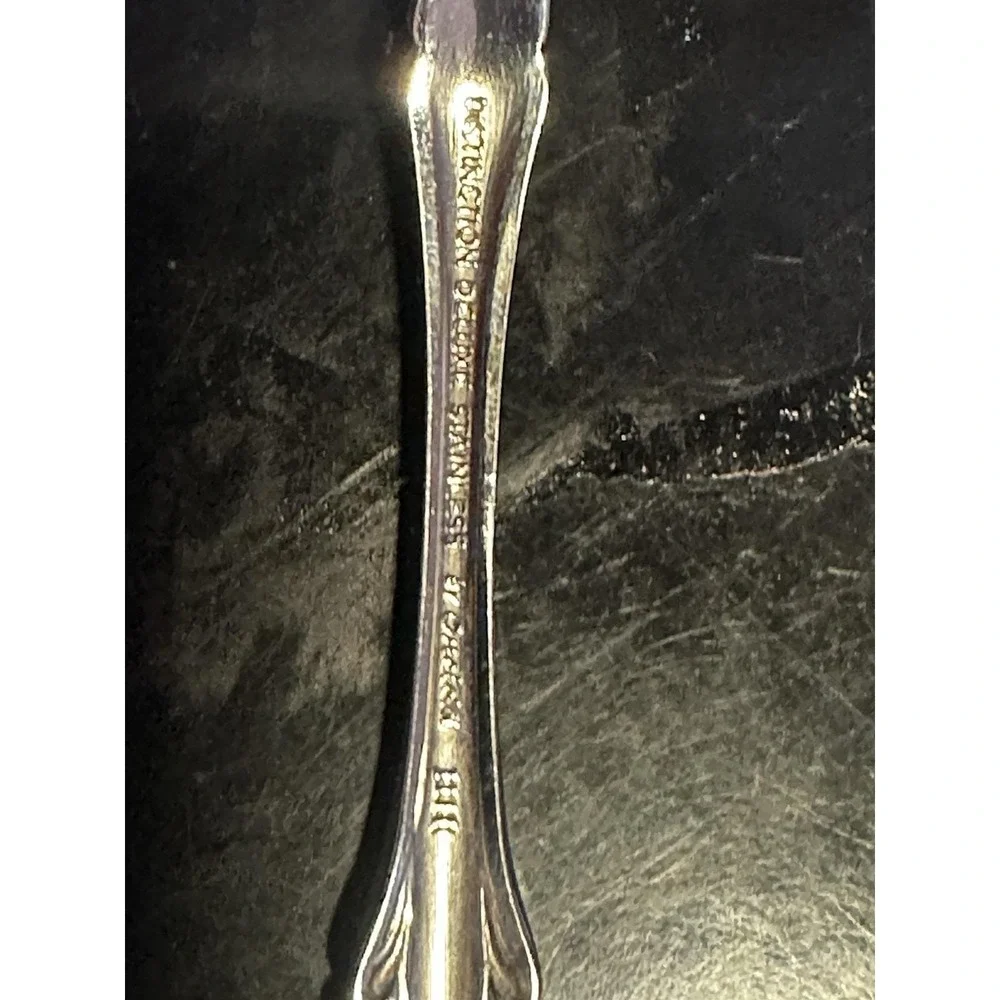 Oneida Raphael Stainless Sugar Shell Spoon 6 in. -  Distriction Deluxe HH  1 pc